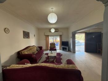 Lefkoşa Yenikent Bölgesinde Türk Koçanlı Bahçeli Satılık 3+1 İkiz Ev