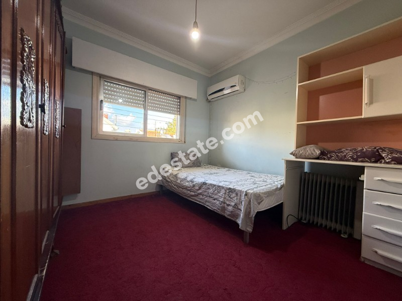 Lefkoşa Yenikent Bölgesinde Türk Koçanlı Bahçeli Satılık 3+1 İkiz Ev