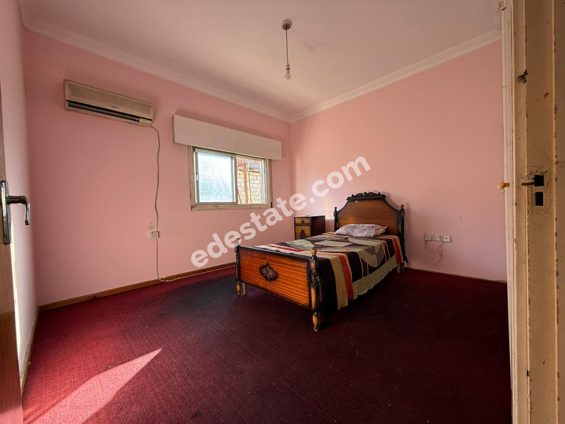 Lefkoşa Yenikent Bölgesinde Türk Koçanlı Bahçeli Satılık 3+1 İkiz Ev