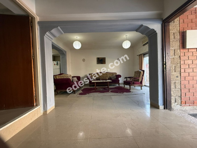 Lefkoşa Yenikent Bölgesinde Türk Koçanlı Bahçeli Satılık 3+1 İkiz Ev