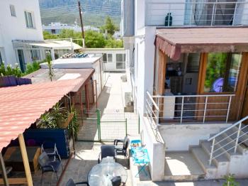 Kıbrıs Girne Alsancak ta Satılık 2+1 Çok Özel Bahçe Katı