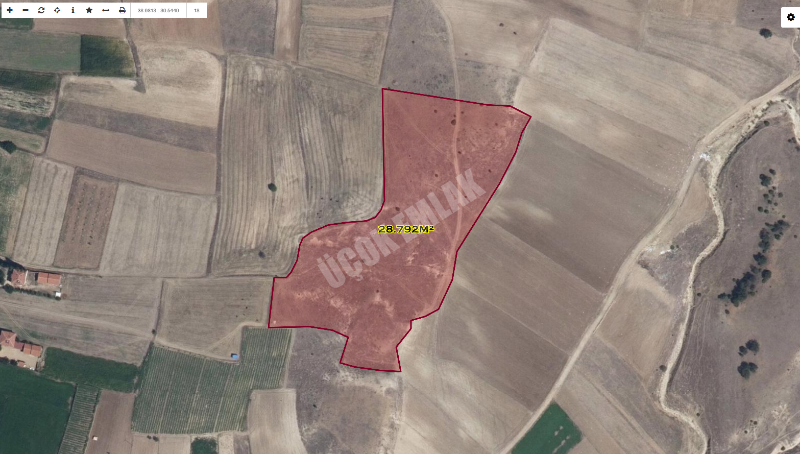 AFYON ÜÇOK EMLAKTAN İHSANİYE YAYLABAĞI KASABASINDA 28.792M² TARLA 
