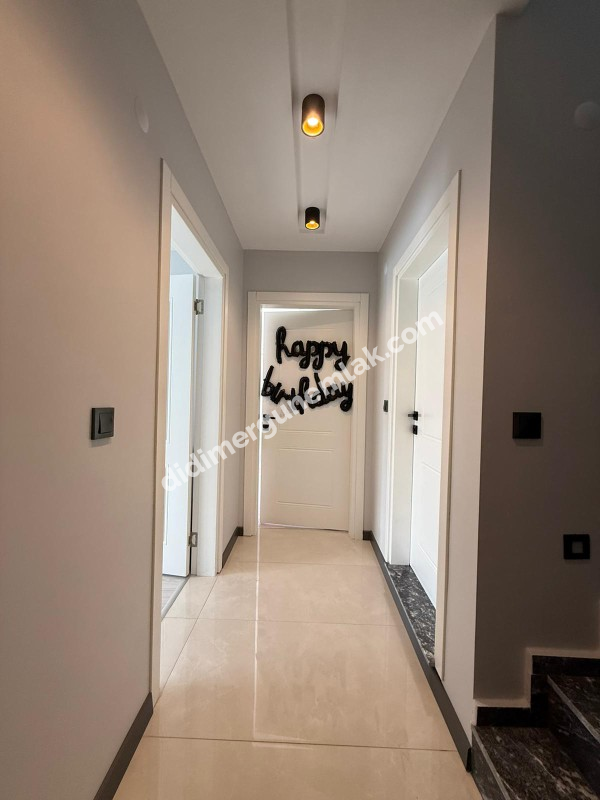 DİDİM HİSAR MAHALLESİ’NDE  135 m² GENİŞ KULLANIM ALANLI BAHÇELİ  GENİŞ TERASLI & BALKONLU 1 YAŞINDA 3+1 SATILIK VİLLA! 