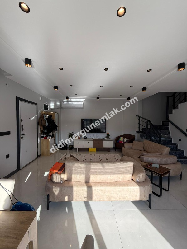 DİDİM HİSAR MAHALLESİ’NDE  135 m² GENİŞ KULLANIM ALANLI BAHÇELİ  GENİŞ TERASLI & BALKONLU 1 YAŞINDA 3+1 SATILIK VİLLA! 
