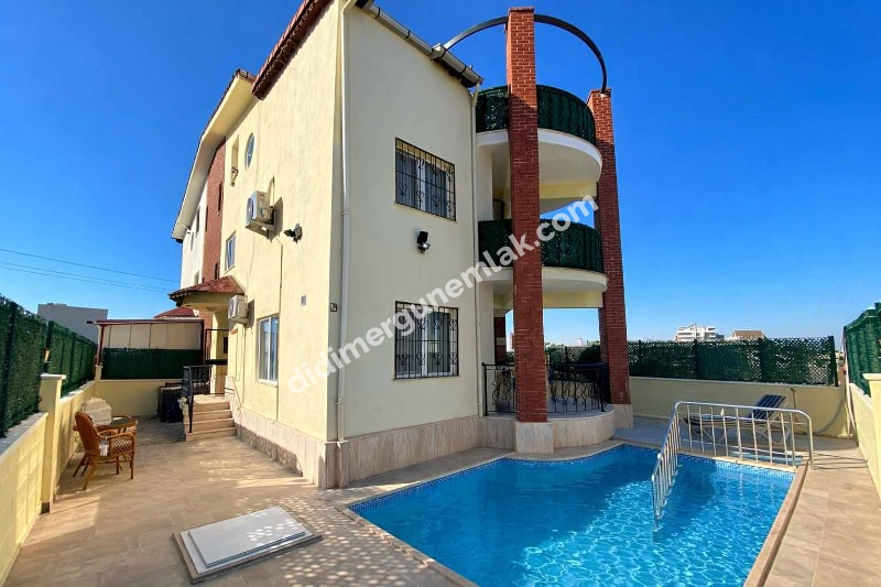 DİDİM HİSAR MAHALLESİ’NDE  360 m² ARSA İÇERİSİNDE  MÜSTAKİL BAHÇELİ  AYRI GİRİŞLİ 3+1 VİLLA! 