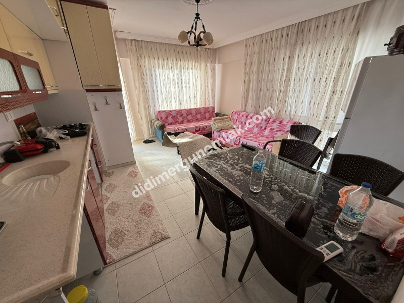 DİDİM ÇAMLIK MAHALLESİ’NDE  DENİZE YÜRÜME MESAFESİNDE 2+1 YOL CEPHELİ 2. KAT SATILIK DAİRE! 