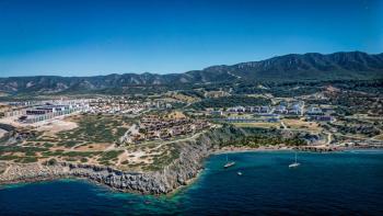 Kıbrıs Girne Esentepe'de Denize Sıfır Eşsiz Manzaralı Projede Satılık Özel Bahçe Teraslı 2+1 Daireler
