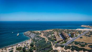Kıbrıs Girne Esentepe'de Denize Sıfır Eşsiz Manzaralı Projede Satılık İki Katlı 3+1 Villalar