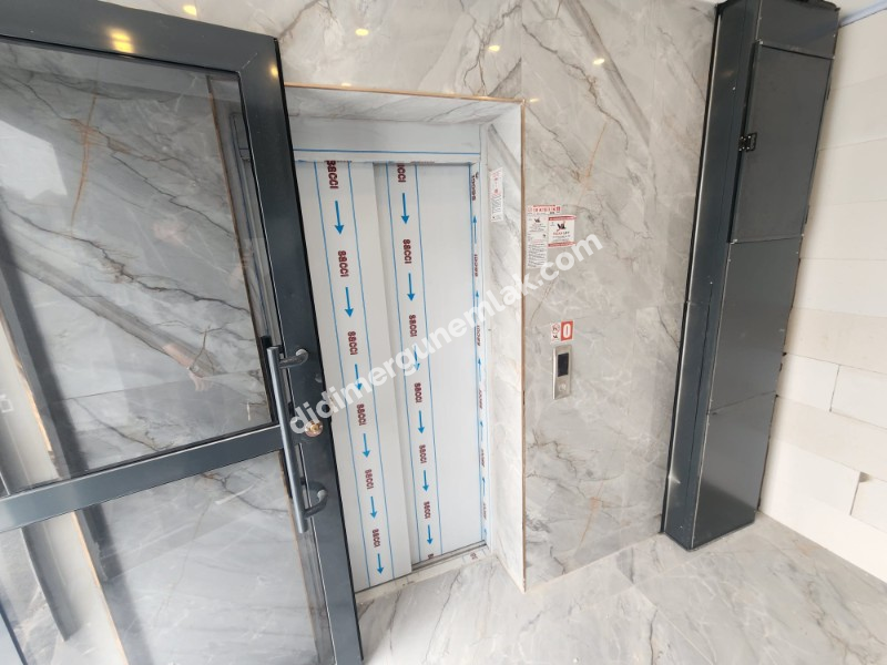 DİDİM HİSAR MAHALLESİ BULVAR ÜZERİNDE ULTRA LÜKS 2+1 – DÜKKAN ÜSTÜ 2. KAT ASANSÖRLÜ SATILIK DAİRE!