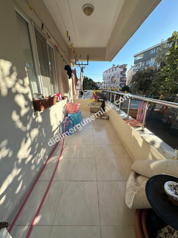 DİDİM YENİ MAHALLE’DE TAM KÖŞE GENİŞ BAHÇE KULLANIMLI 3+1 YÜKSEK GİRİŞ SATILIK DAİRE!