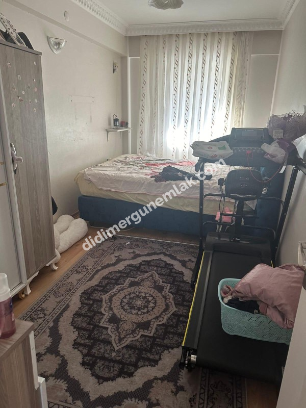 DİDİM YENİ MAHALLE’DE TAM KÖŞE GENİŞ BAHÇE KULLANIMLI 3+1 YÜKSEK GİRİŞ SATILIK DAİRE!