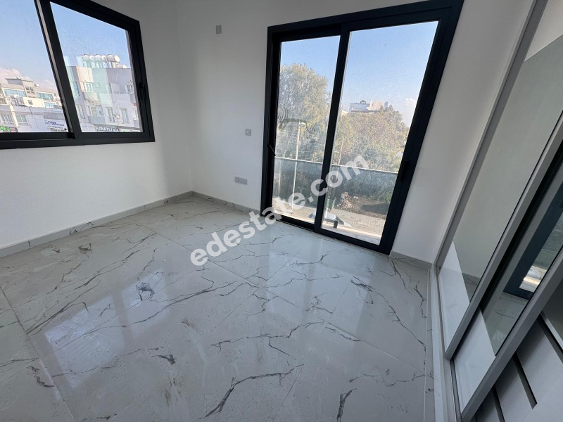 Lefkoşa Gönyeli'de Aytan Market Yanı  Full Eşyalı AYLIK ÖDEMELİ Kiralık  2+1 Yeni Daire 