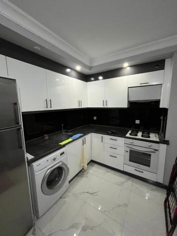 ÜNİVERSİTE BÖLGESİNDE EŞYALI KİRALIK 1+1 DAİRE