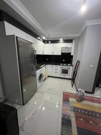 ÜNİVERSİTE BÖLGESİNDE EŞYALI KİRALIK 1+1 DAİRE