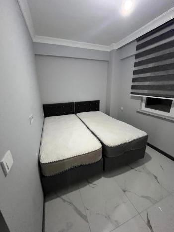 ÜNİVERSİTE BÖLGESİNDE EŞYALI KİRALIK 1+1 DAİRE