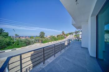 Girne Alsancak Yeşiltepe Satılık Havuzlu Villa