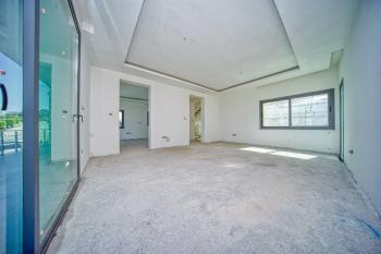 Girne Alsancak Yeşiltepe Satılık Havuzlu Villa