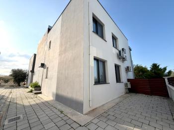 Kıbrıs Girne Ozanköy Full Eşyalı Bahçe Kullanımlı 2+1 Satılık Daire