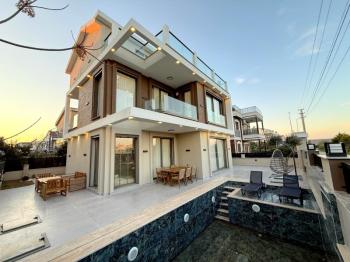 Didim'de Satılık 5+1 Tam Müstakil Villa