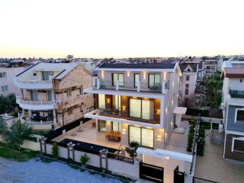 Didim'de Satılık 5+1 Tam Müstakil Villa