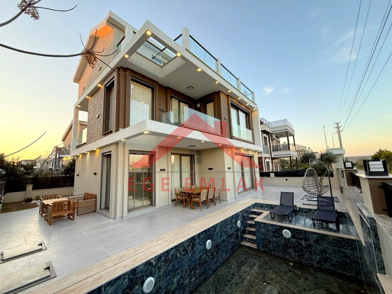 Didim'de Satılık 5+1 Tam Müstakil Villa