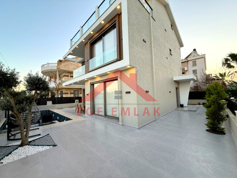 Didim'de Satılık 5+1 Tam Müstakil Villa