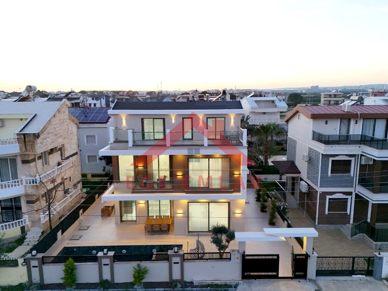 Didim'de Satılık 5+1 Tam Müstakil Villa