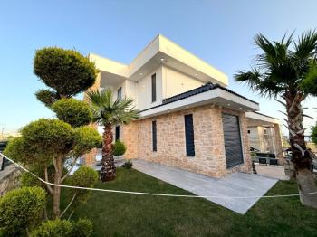 Didim'de Tam Müstakil Full Eşyalı Villa