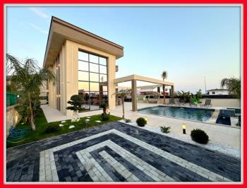 Didim'de 610 M2 Arsa İçerisinde Satılık 4+1 Villa