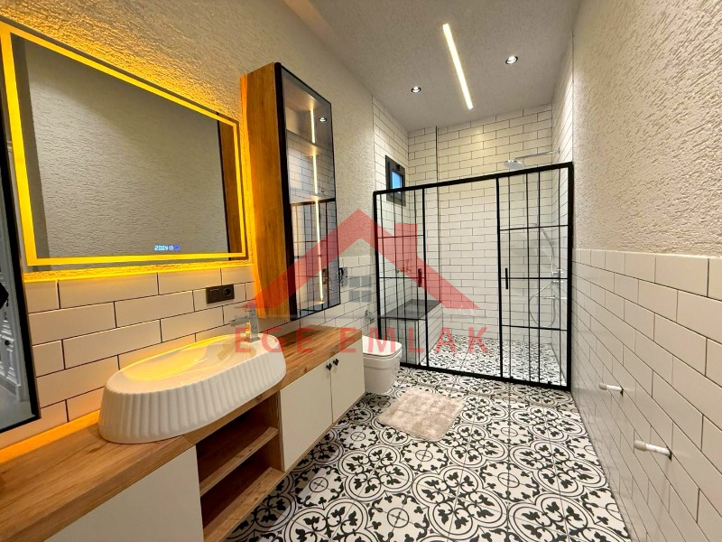 Didim'de 610 M2 Arsa İçerisinde Satılık 4+1 Villa