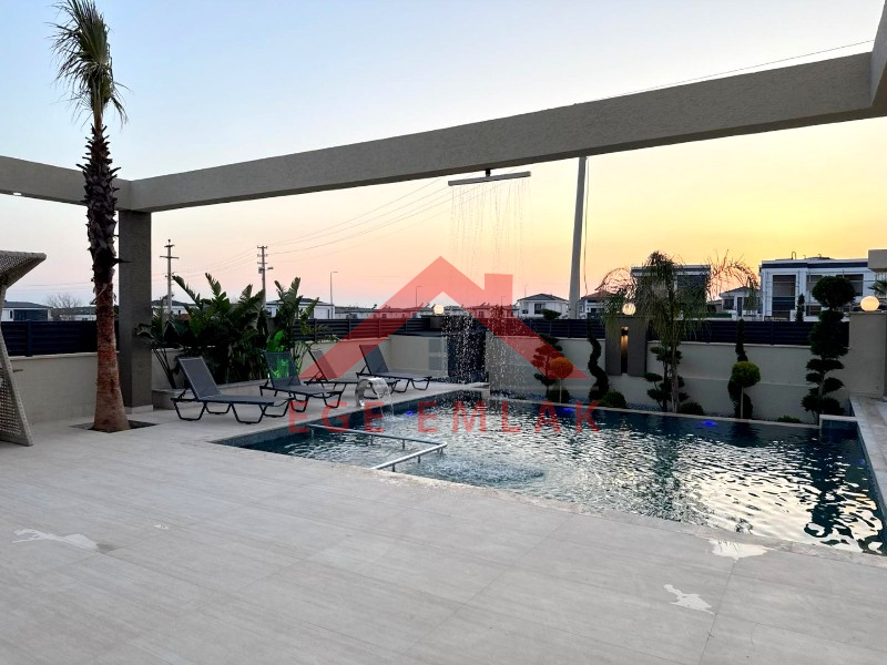 Didim'de 610 M2 Arsa İçerisinde Satılık 4+1 Villa