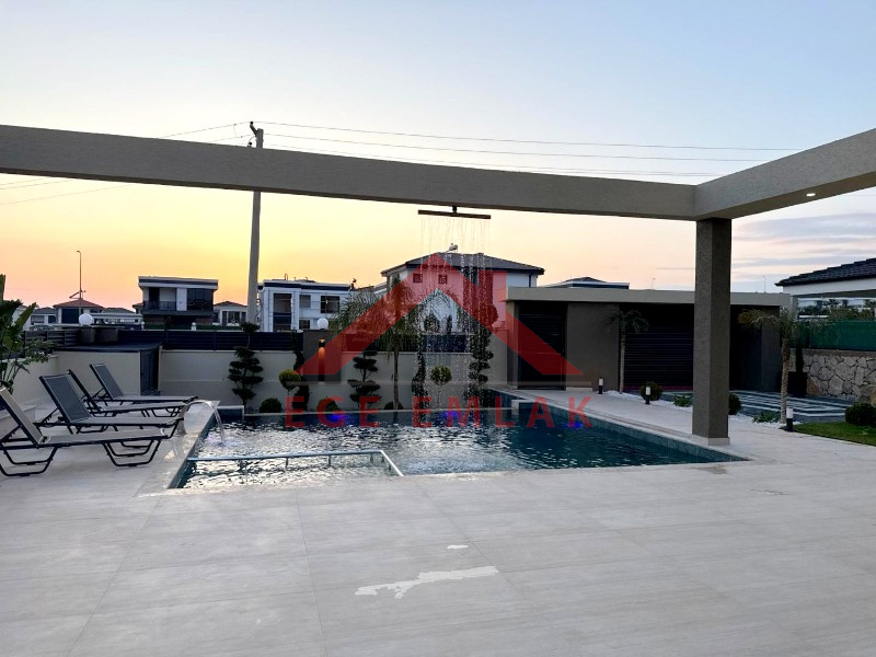 Didim'de 610 M2 Arsa İçerisinde Satılık 4+1 Villa