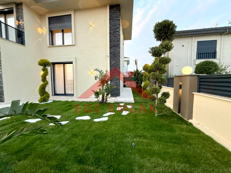 Didim'de 610 M2 Arsa İçerisinde Satılık 4+1 Villa