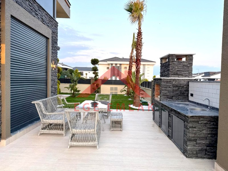 Didim'de 610 M2 Arsa İçerisinde Satılık 4+1 Villa