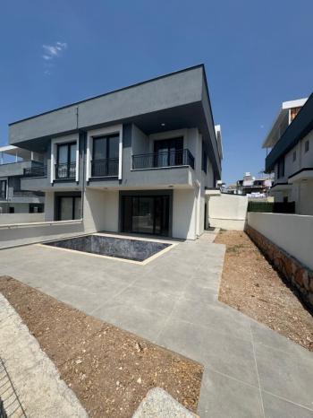  DİDİM HİSAR MAHALLESİ’NDE EŞSİZ DENİZ MANZARALI 3+1 | TERASLI | 3 KATLI | 1 YAŞINDA | 140m² NET! SATILIK VİLLA