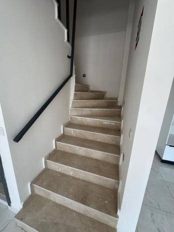  DİDİM HİSAR MAHALLESİ’NDE EŞSİZ DENİZ MANZARALI 3+1 | TERASLI | 3 KATLI | 1 YAŞINDA | 140m² NET! SATILIK VİLLA