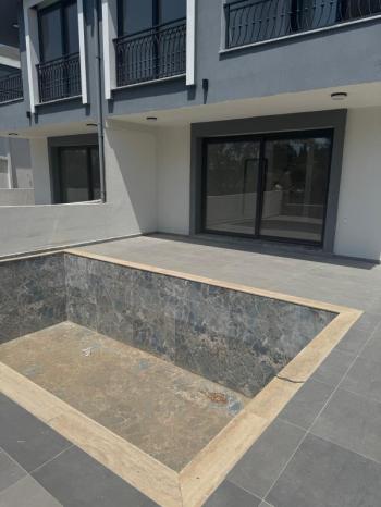  DİDİM HİSAR MAHALLESİ’NDE EŞSİZ DENİZ MANZARALI 3+1 | TERASLI | 3 KATLI | 1 YAŞINDA | 140m² NET! SATILIK VİLLA