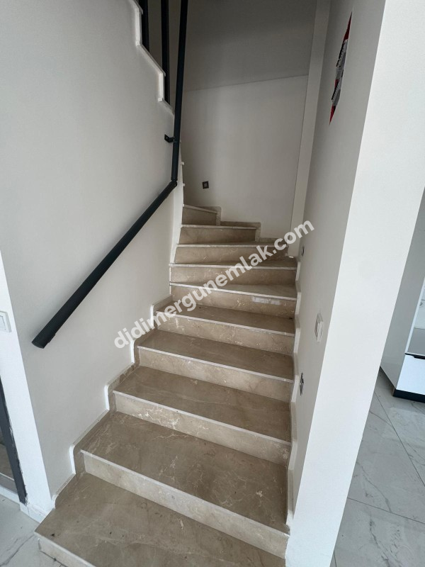  DİDİM HİSAR MAHALLESİ’NDE EŞSİZ DENİZ MANZARALI 3+1 | TERASLI | 3 KATLI | 1 YAŞINDA | 140m² NET! SATILIK VİLLA