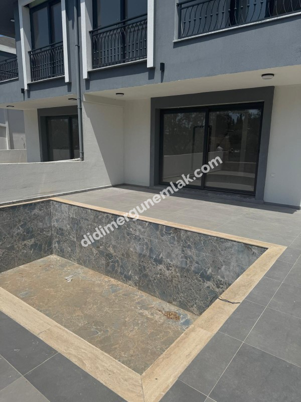  DİDİM HİSAR MAHALLESİ’NDE EŞSİZ DENİZ MANZARALI 3+1 | TERASLI | 3 KATLI | 1 YAŞINDA | 140m² NET! SATILIK VİLLA