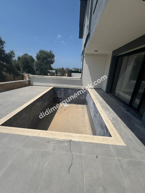  DİDİM HİSAR MAHALLESİ’NDE EŞSİZ DENİZ MANZARALI 3+1 | TERASLI | 3 KATLI | 1 YAŞINDA | 140m² NET! SATILIK VİLLA