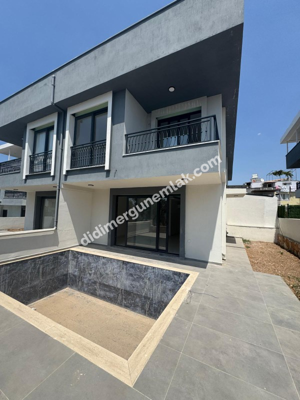  DİDİM HİSAR MAHALLESİ’NDE EŞSİZ DENİZ MANZARALI 3+1 | TERASLI | 3 KATLI | 1 YAŞINDA | 140m² NET! SATILIK VİLLA