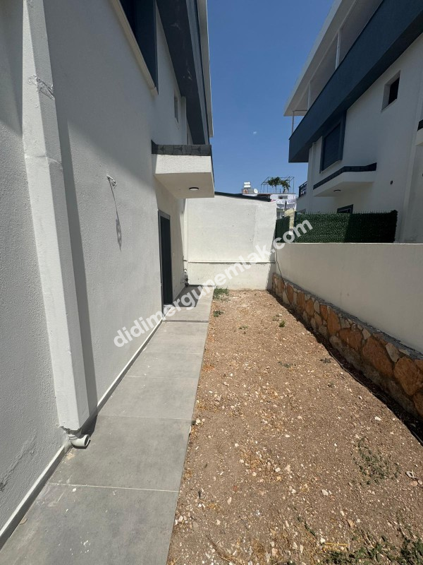  DİDİM HİSAR MAHALLESİ’NDE EŞSİZ DENİZ MANZARALI 3+1 | TERASLI | 3 KATLI | 1 YAŞINDA | 140m² NET! SATILIK VİLLA