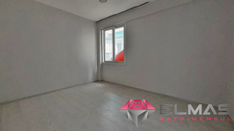 Elmas’tan Cumhuriyet’te Emsallarinden Uygun Geniş 3+1