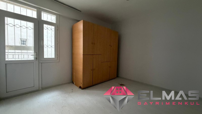 Elmas’tan Cumhuriyet’te Emsallarinden Uygun Geniş 3+1