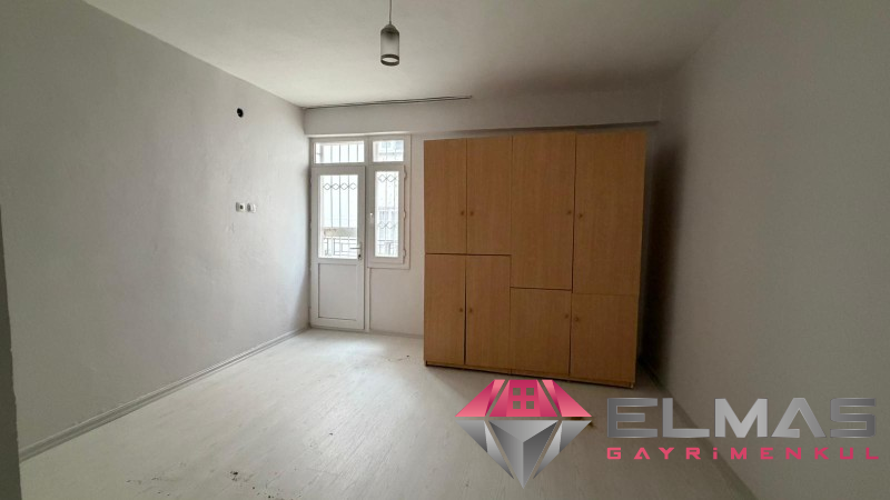 Elmas’tan Cumhuriyet’te Emsallarinden Uygun Geniş 3+1