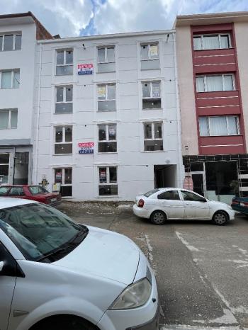 GÜVENAY - ÇORUM YAVRUTURNA ASKERLİK ŞUBESİ ARKASI SATILIK 1+1 DAİRE