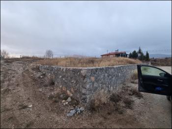 GÜVENAY - ÇORUM BARAJI ÜST TARAFI MANZARALI 1,270 M² SATILIK BAHÇE