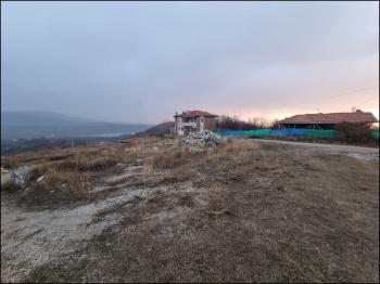 GÜVENAY - ÇORUM BARAJI ÜST TARAFI MANZARALI 1,270 M² SATILIK BAHÇE