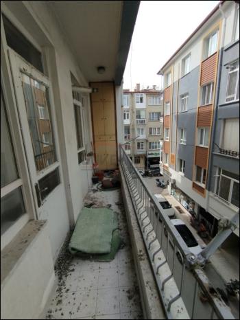 GÜVENAY - ÇORUM ALBAYRAK İLKOKULU YANINDA SATILIK 3+1 ARA KAT DAİRE