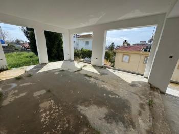 GÖNYELİ AŞIKLAR TEPESİNDE 6 YATAK ODALI TRİPLEX EV